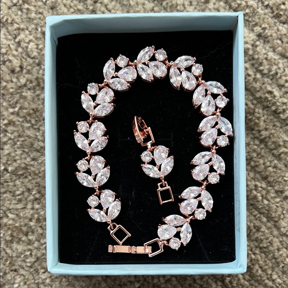 Rose Gold Leaf Design Bracelet